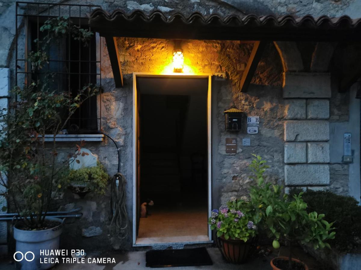 B&B Lamagia Di Corte Moronati Sirmione Eksteriør bilde