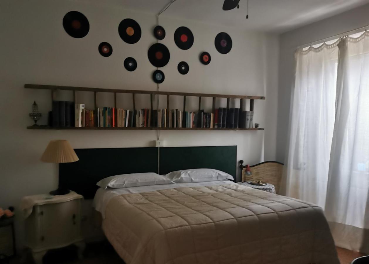 B&B Lamagia Di Corte Moronati Sirmione Eksteriør bilde