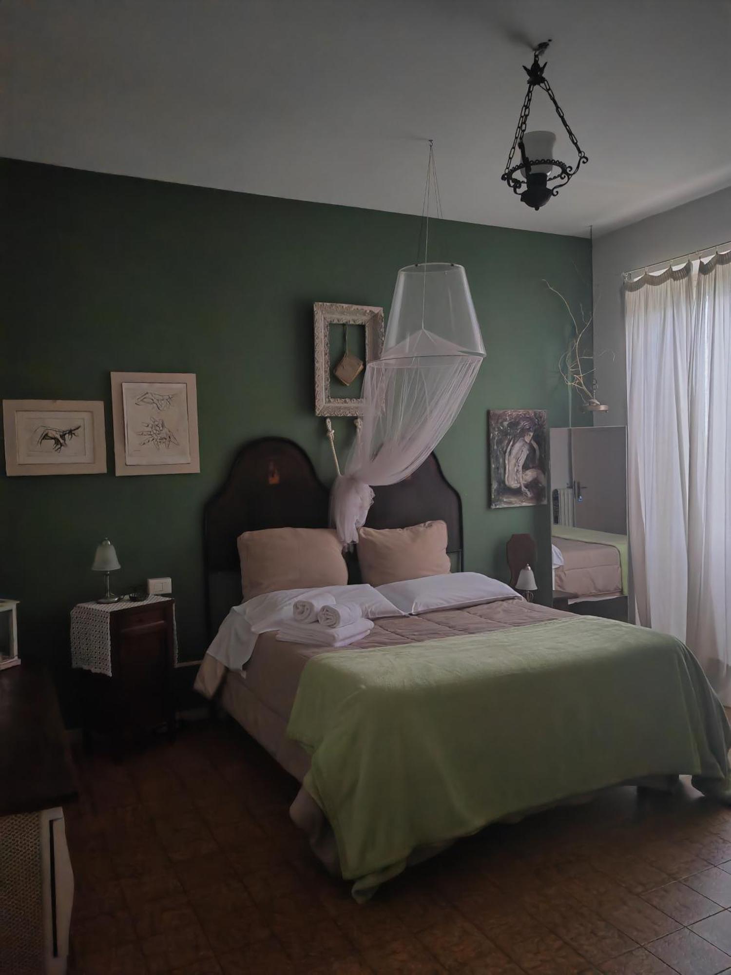 B&B Lamagia Di Corte Moronati Sirmione Eksteriør bilde