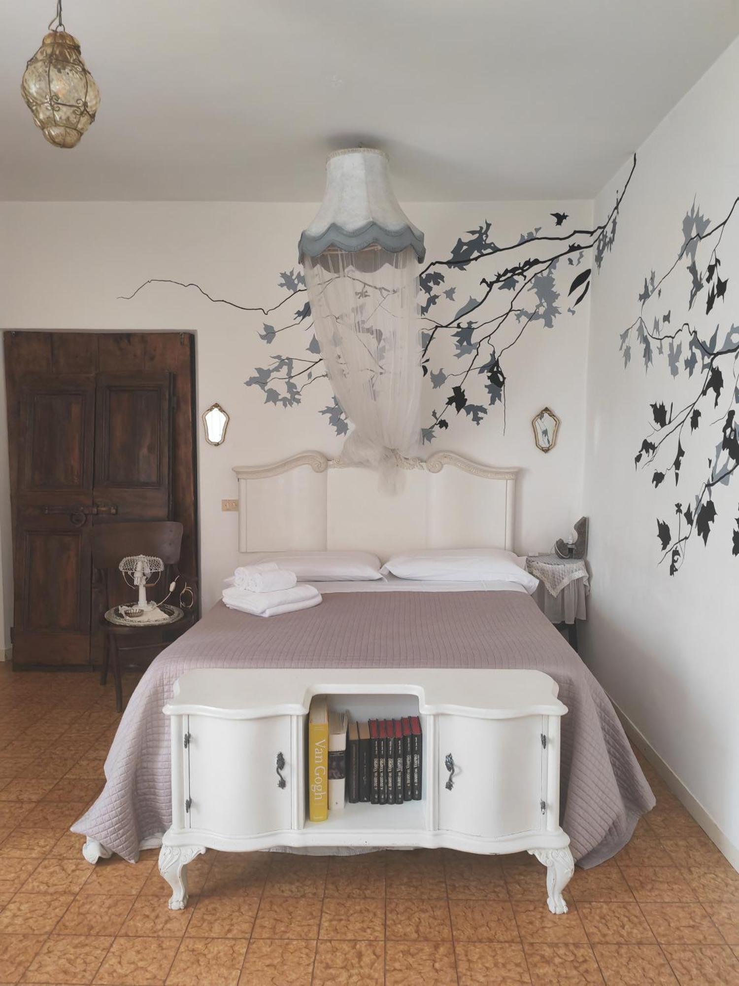 B&B Lamagia Di Corte Moronati Sirmione Eksteriør bilde