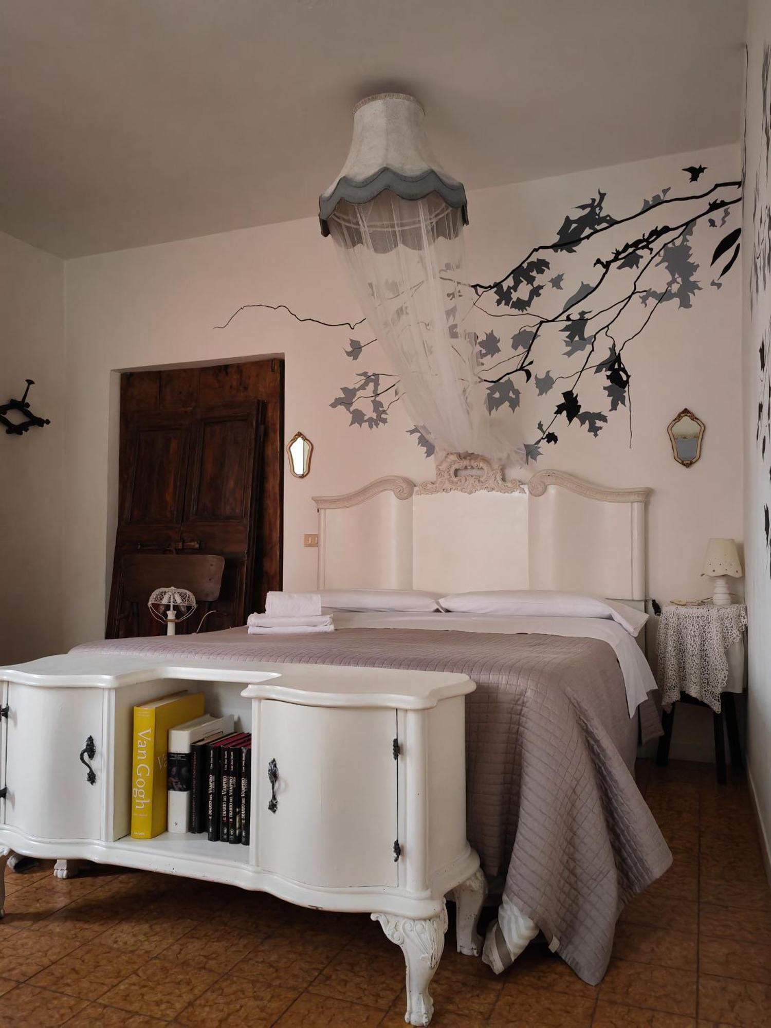 B&B Lamagia Di Corte Moronati Sirmione Rom bilde