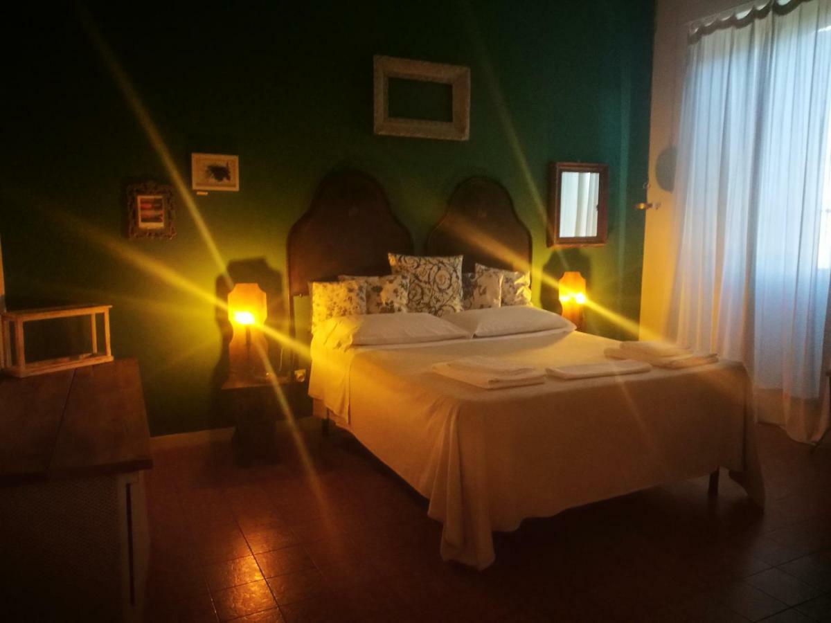 B&B Lamagia Di Corte Moronati Sirmione Eksteriør bilde